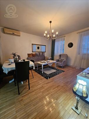 Prodaja trosobnog stana u centru Kragujevca – pros