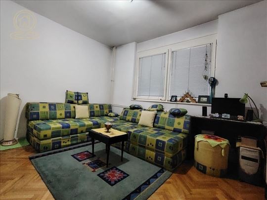 Prodaje se 2,5 soban duplex stan u neposrednoj bli