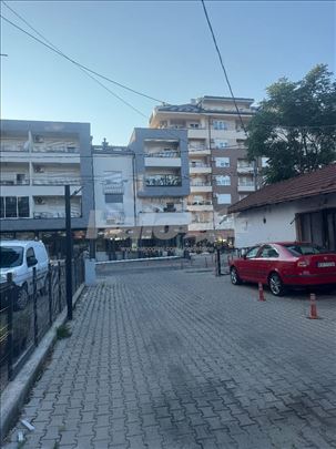 Prodaje se garazno mesto kod restorana Konak