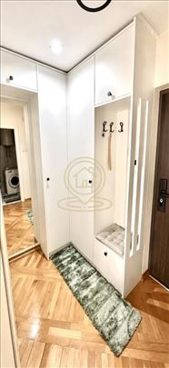 Prodaje se namešten stan, 40m2, Pantelej, 500m od