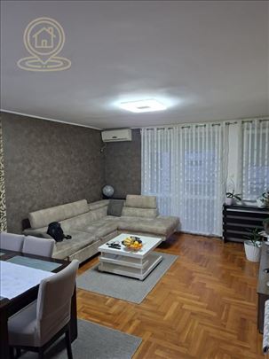 Prodaje se trosoban stan, Podbara - 77m2