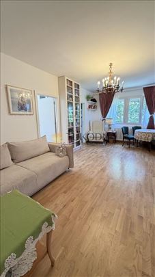 Renoviran trosoban stan - blok 8a