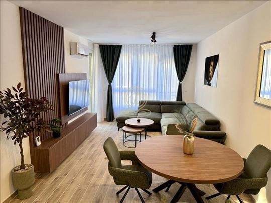 Smart lux stan sa parkingom u novogradnji – Pantel