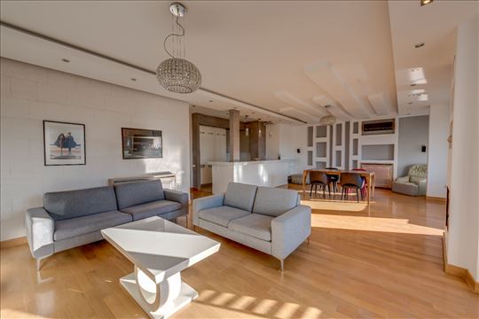 Stevana Sremca, Lux, 5.0 stan sa Saunom