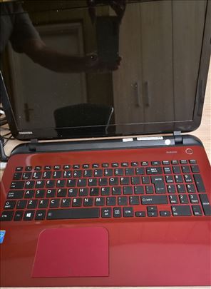 TOSHIBA Satellite L50-B-2CK za delove