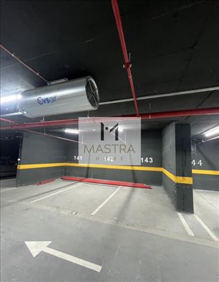 Garažno mesto, K. M. Žunjića - 12m2, cena sa PDV-o