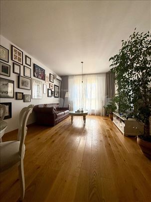 Četvorosoban stan Voždove kapije i 2 garažna mesta