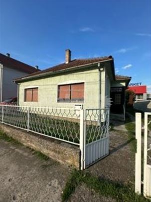 Kuca, Stara Pazova, 154 kv, plac 4,4 ara