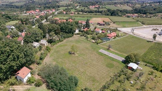 Plac 50 ari, temelj 120 m2, Popadić