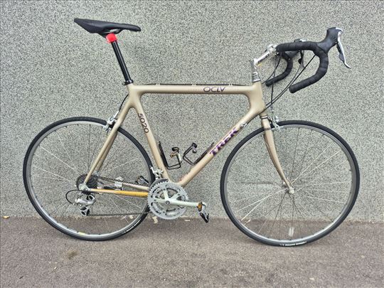 TREK oclv 5020 XXL carbon 9.9kg shimano 105 kaonov