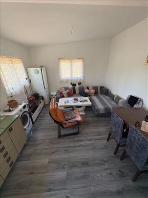 Čortanovci vikendica 32m2 na placu 529m2