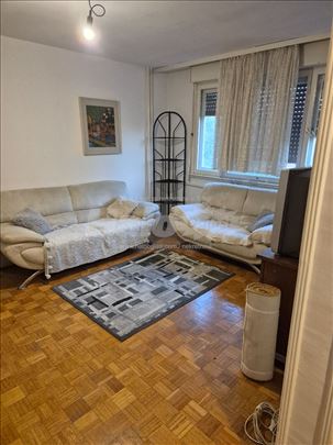 Izdajem dvosoban namešten stan