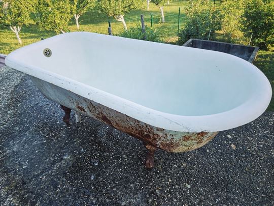 Kada tučana vintage sa nogicama