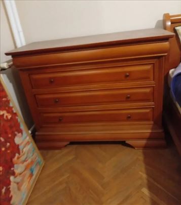 Komoda sa tri fioke i noćna komodica masiv