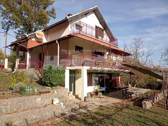 Кућа 134m2 са 13 ари плаца