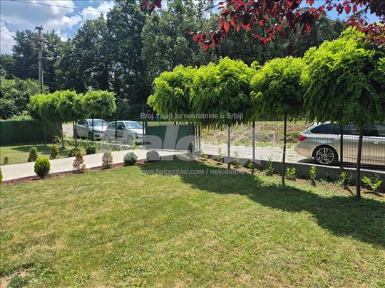 Kuca 70m² plac 20a Avala Suplja stena
