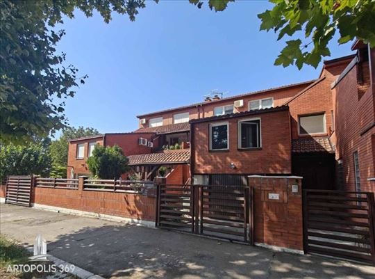 Lux, Karingtonka, useljivo ID#1426