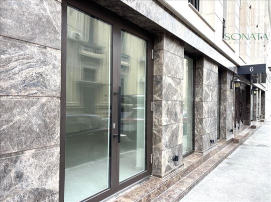 Odličan lokal sa izlogom od 43m2, Koste Stojanovća