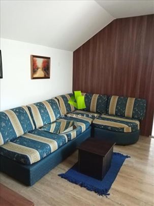 Stan u kući na Bulevaru Nemajića ID#8648
