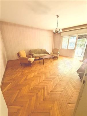 Trosoban stan sa puno potencijala Stanoja Glavaša