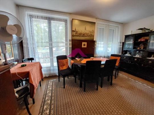 Zemun naselje 13.maj, 3.0, 77m са terasom + podrum