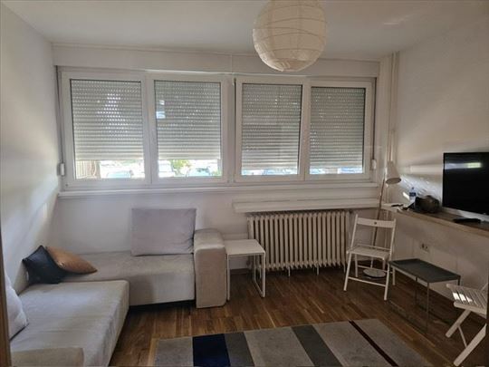 Blok 21, lux garsonjera za izdavanje