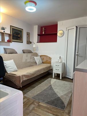 Garsonjera centar Zemuna izdavanje