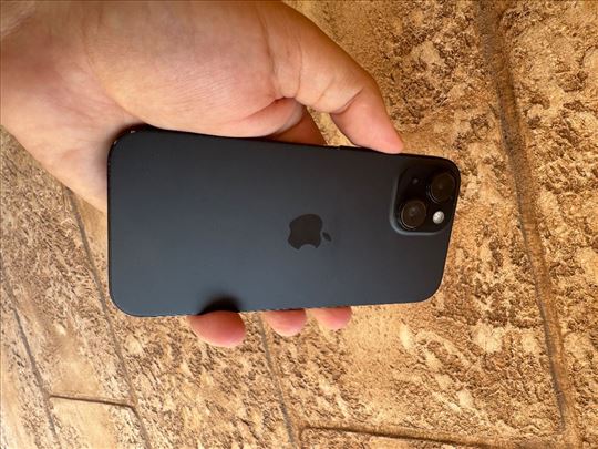 iPhone 15 256 gb 92% baterija