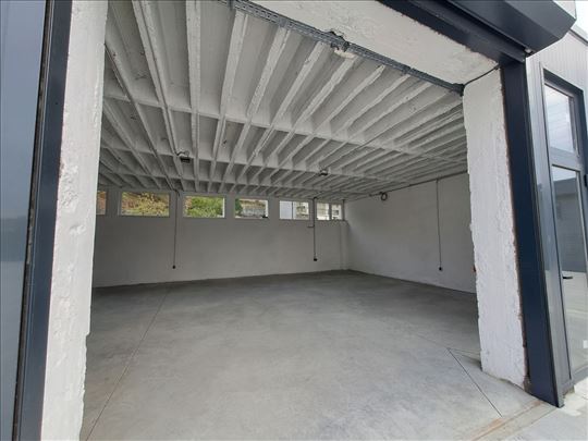 Magacinski prostor 126 m2, Višnjička