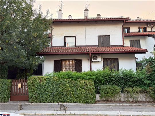 Mediteranka, kuće u nizu