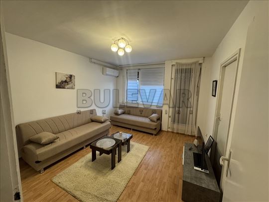 Nameštena garsonjera u strogom centru Kragujevca 3