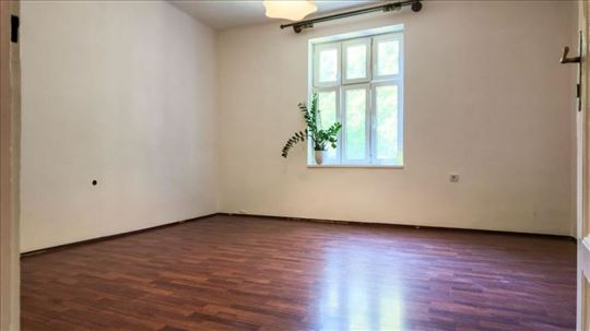 Prestižan 3.0 salonac , 79m2, Maršala Birjuzova ID