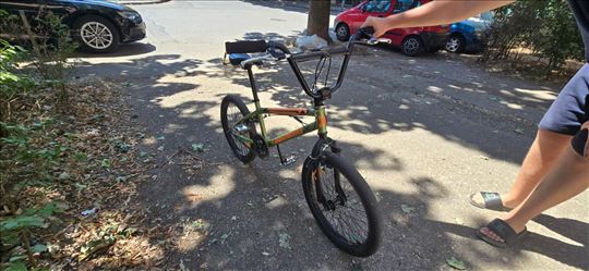 Prodajem MTB Polar Wizar 2 i BMX Capriol totem