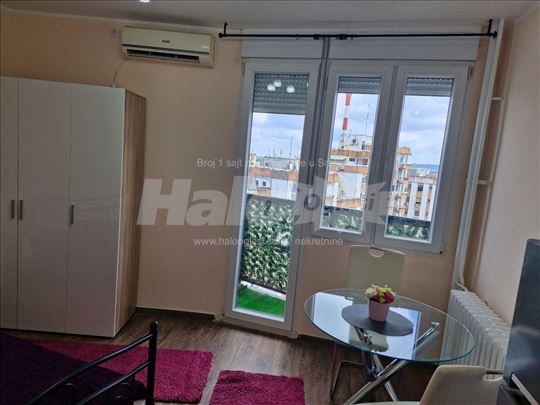 Renovirana garsonjera Dorćol