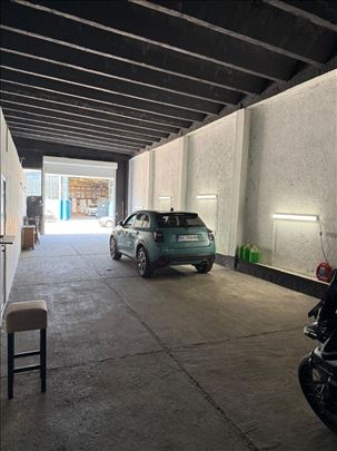 SJAJNA ponuda!135m2,poslovni prostor i kancelarija