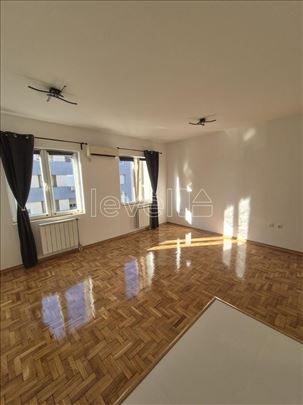 Stan,Novi Sad,Bulevar Evrope,kv: 26.00