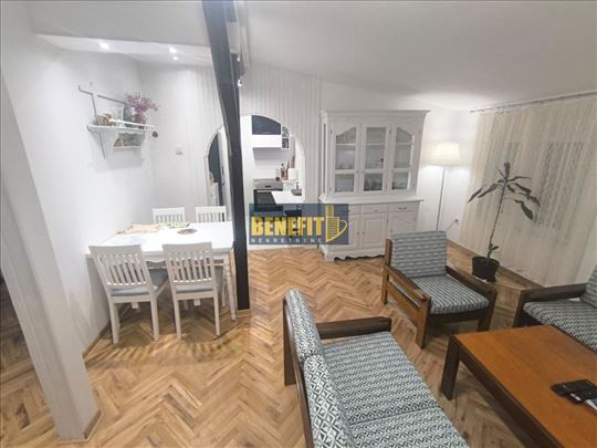 Trosoban stan 75 m², Zemun, Beograd