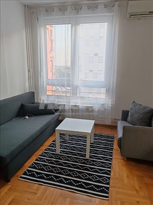 1.5 stan u bloku 72