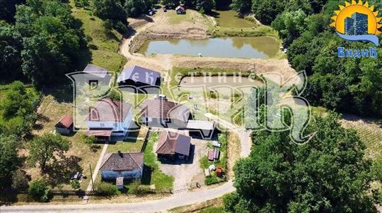 Barajevo, Šiljakovac, seosko domaćinstvo sa tri pr