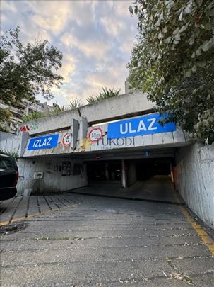 Garažno mesto-Blok 22-Sava Centar
