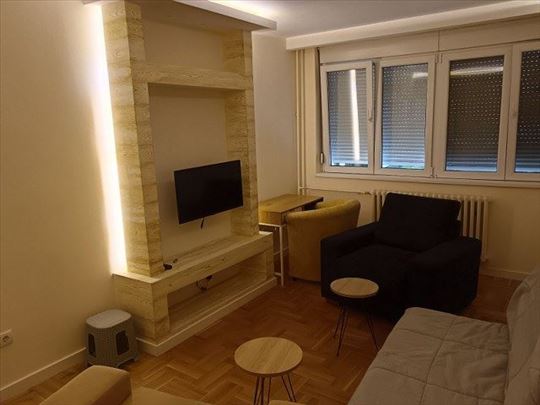 Kronštatska, 60m2, dvosoban, namešten, terasa