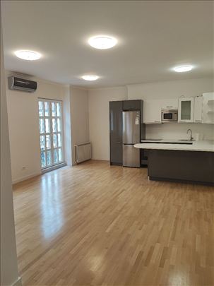 Pešačka zona-2.5 polunamešten stan