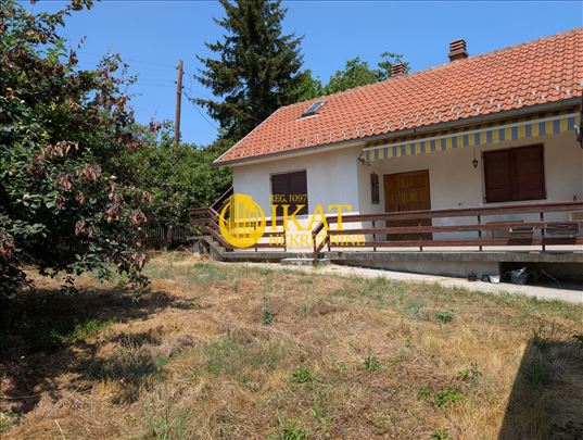 Rogača, Sopot kuća 76m2 sa garažom, plac 25 ari