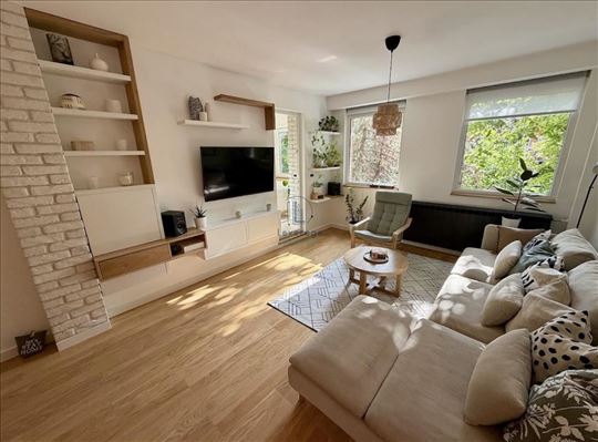 Višnjička banja, 74m2+11m2