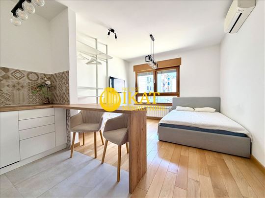 Vračar, Južni bulevar 23m2, lux novije gradnje