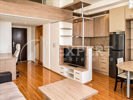 1.5 stan 40m2 centar, kej