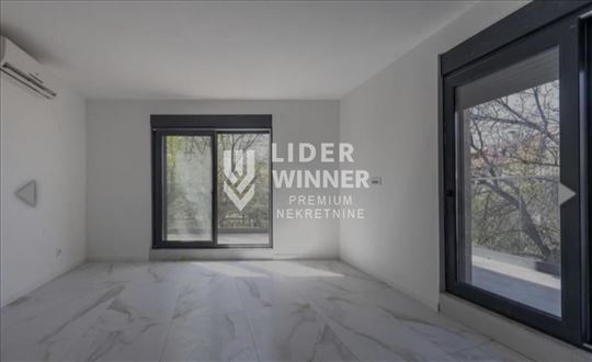 Na prodaju ekskluzivan penthouse - Kalvarija, Zemu