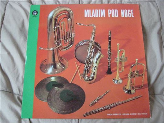 Mladim pod noge
