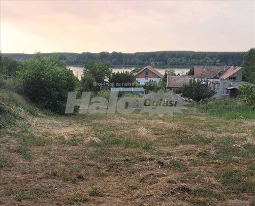 Prodaja placa Višnjica pogled na Dunav