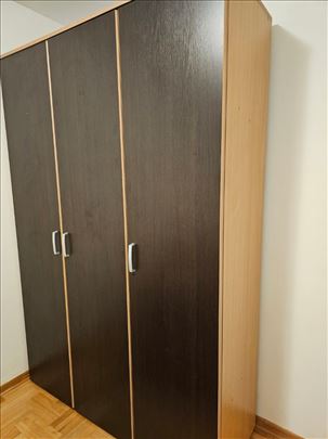 Prodajem garderober Forma Ideale 150x220x52